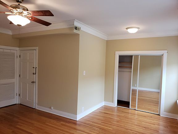 4th image of 1921 W Montrose Ave APT 2