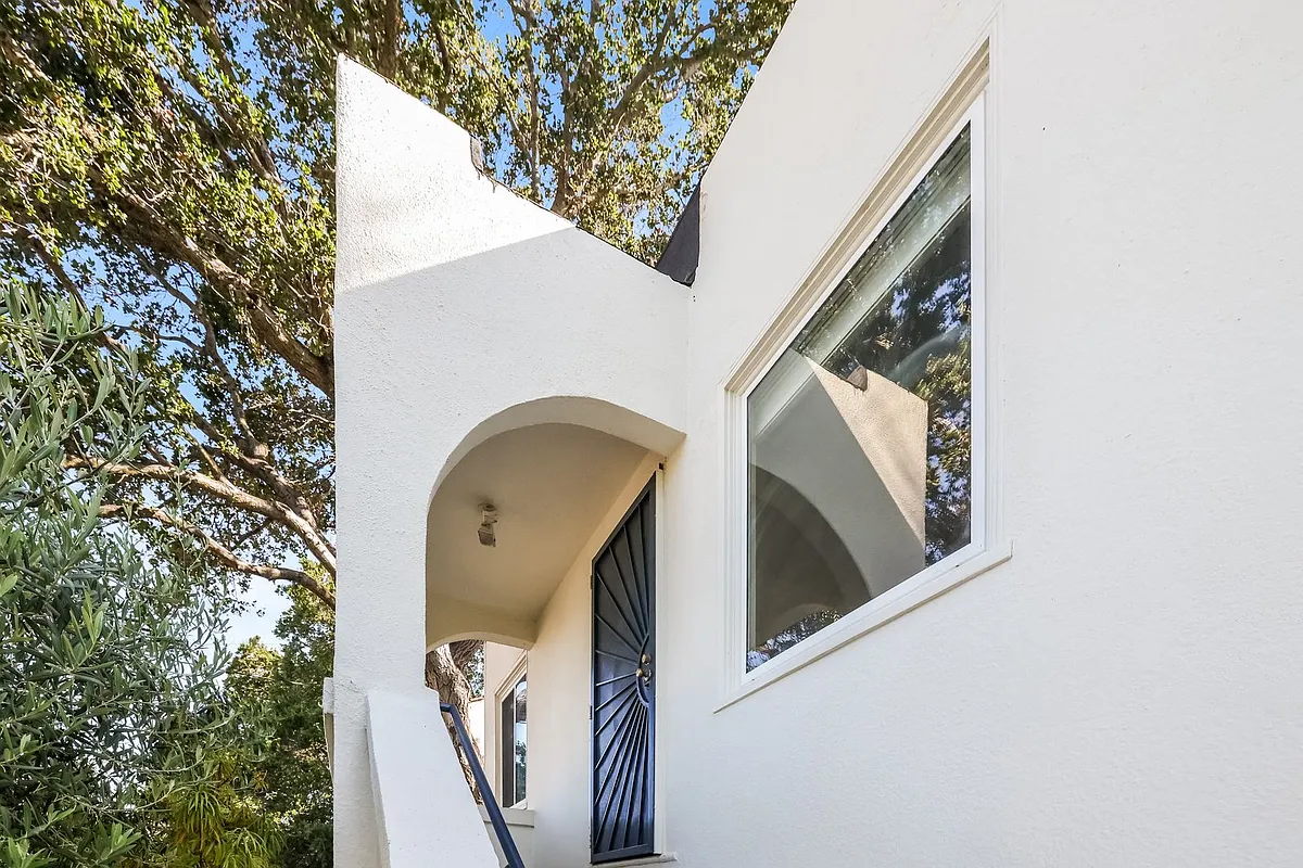 Building Photo - 4572 Tompkins Ave