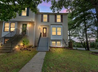 11201 Westport Dr, Bowie, MD 20720