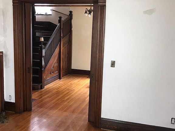 5th image of 60 Edmonds St
