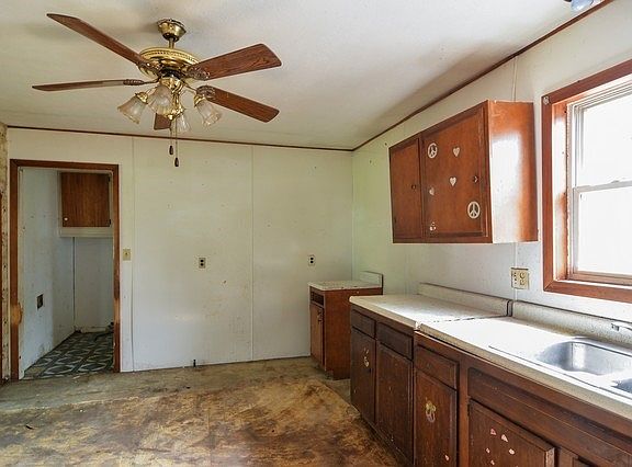 5th image of 5715 Wallace Blvd