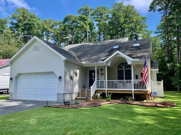 3011 Captains Corridor, Greenbackville, VA 23356