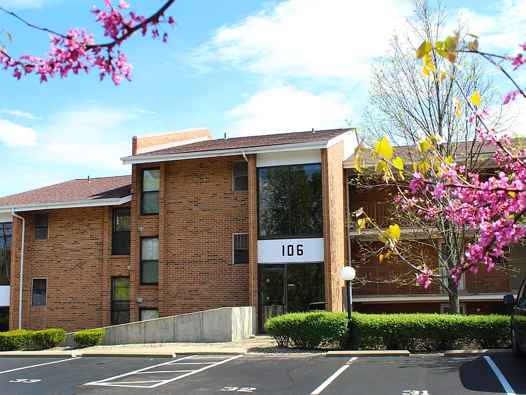 Indian Lookout Apartments — Photo 1