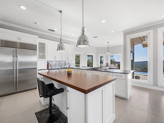 5th image of 9009 Bell Mountain Dr