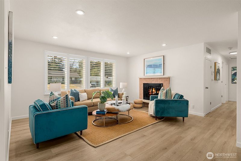 4th image of 230 S 187th Street
