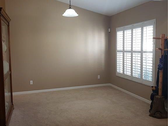 5th image of 13 Milbark Ct