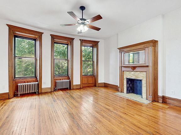 3rd image of 212 W 137th St #2