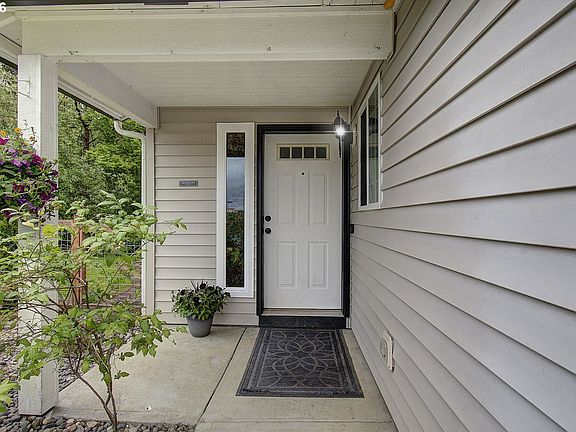 4th image of 1505 SW 6th St