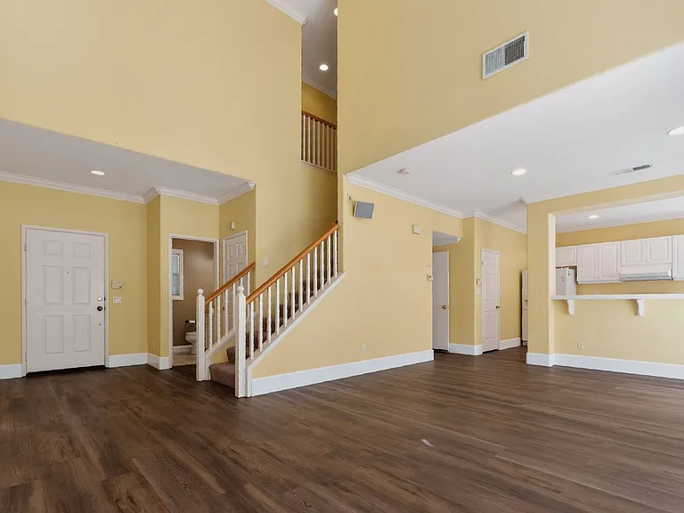 10009 Kika Ct — Photo 2