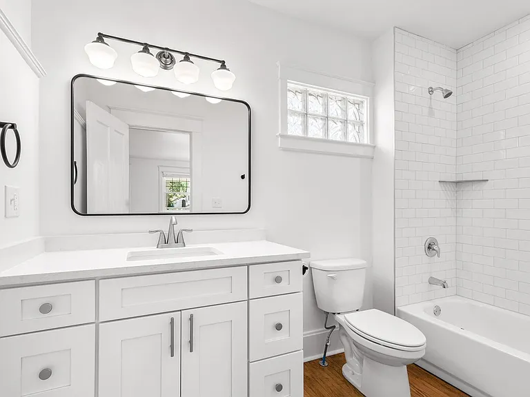 617 E Delmar St — Photo 18