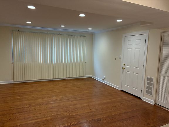 3rd image of 1194 S Kenilworth Ave APT 1W