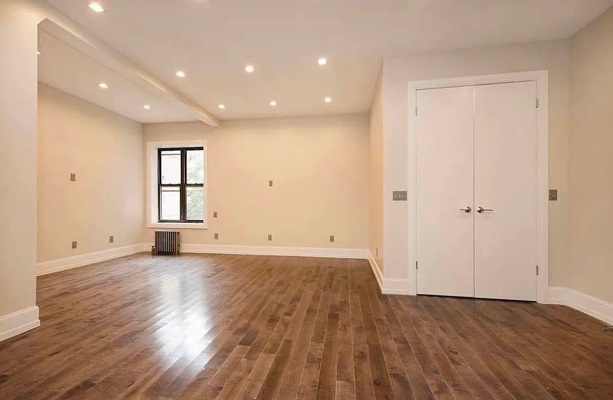 Building Photo - 1012 Avenue K #3F
