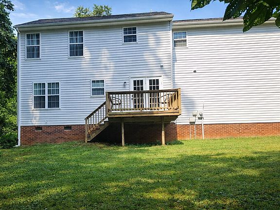 2nd image of 303 Rivereen Way