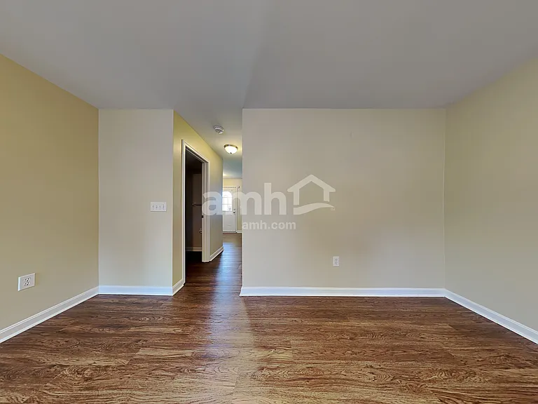 1081 Riverwalk Ct — Photo 8