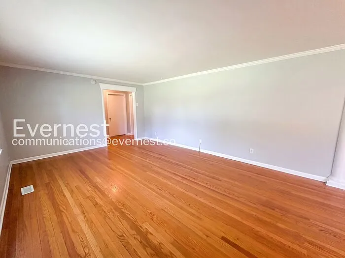 711 Elliott Dr — Photo 10