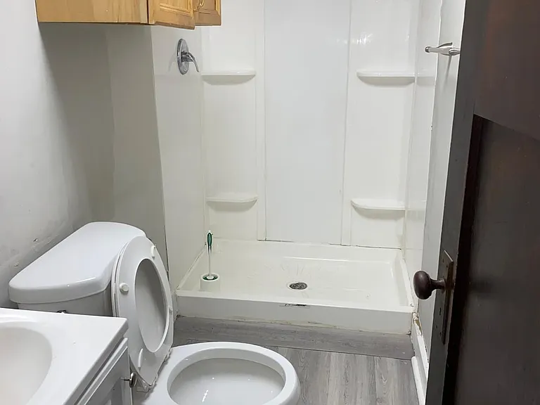 27 Margaret St #6 — Photo 21