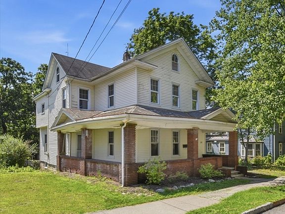 3rd image of 36 Church St