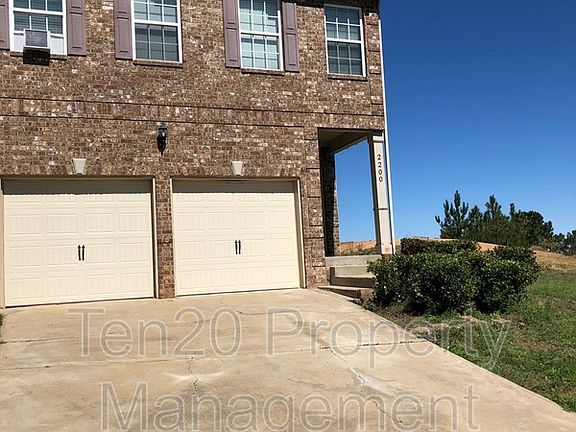 2nd image of 2200 Windy Ln
