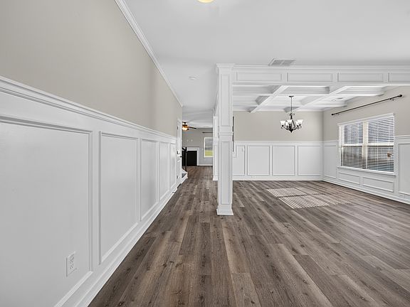 4th image of 413 Astoria Way