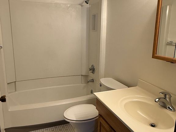 5th image of 1515 Market St APT 6
