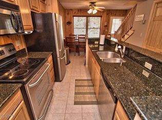 49 Lakeview Dr, Lake Harmony, PA 18624