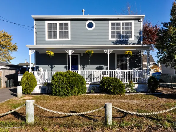 972 Seagull Dr, Lanoka Harbor, NJ 08734
