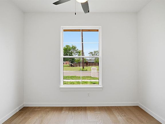 4th image of 1605 NE 7th St