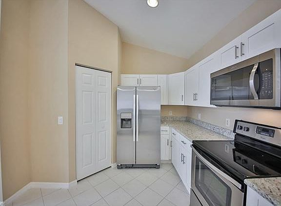 2nd image of 4529 SW 11th Ave