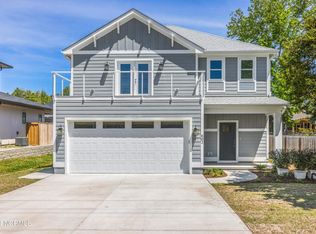 602 Raleigh Ave, Carolina Beach, NC 28428
