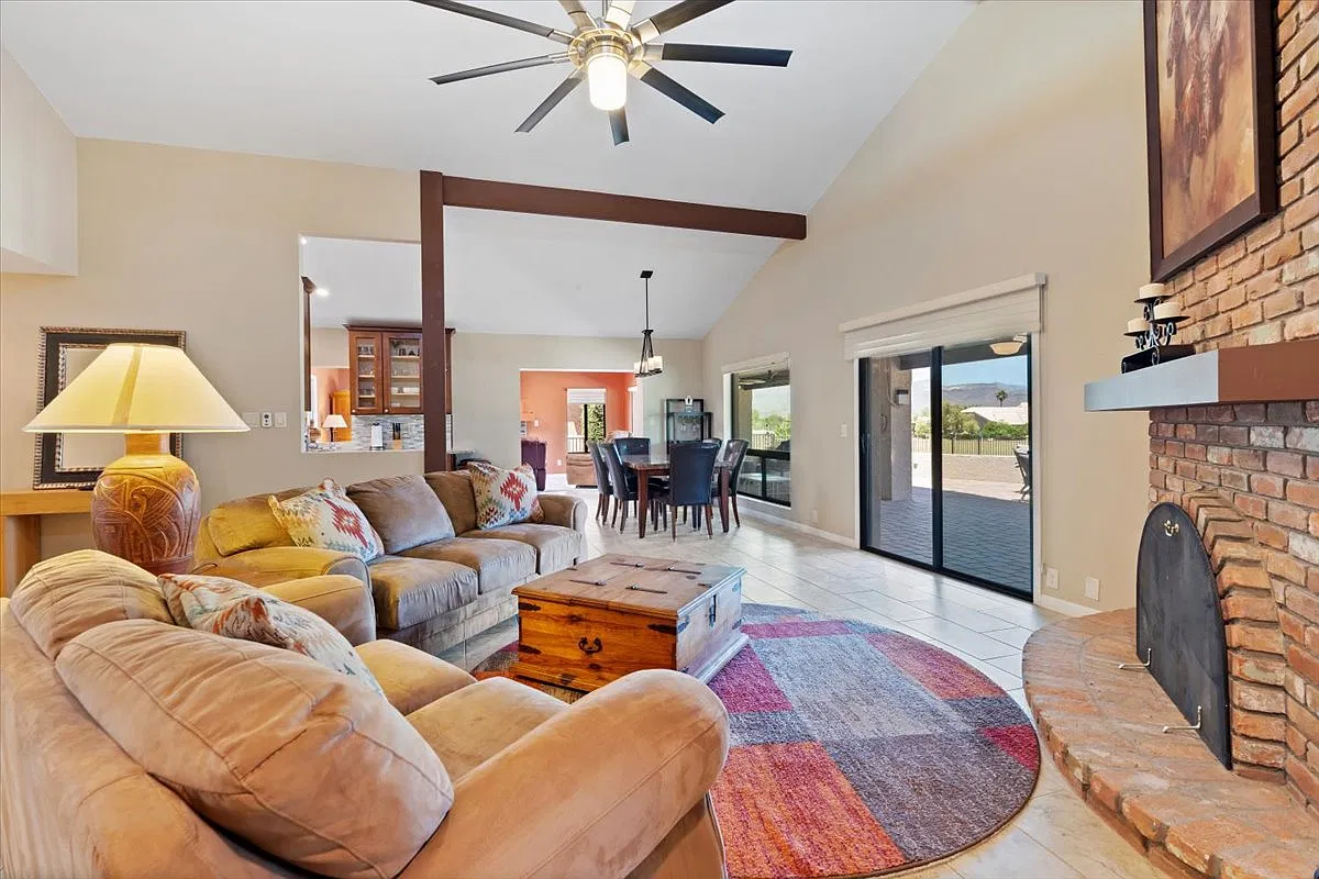 3 bed, 2364 sqft, $6,000 — Photo 3