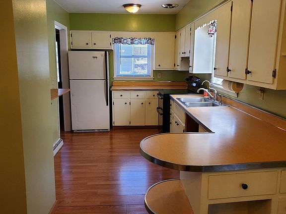 2nd image of 215 Lois Dr