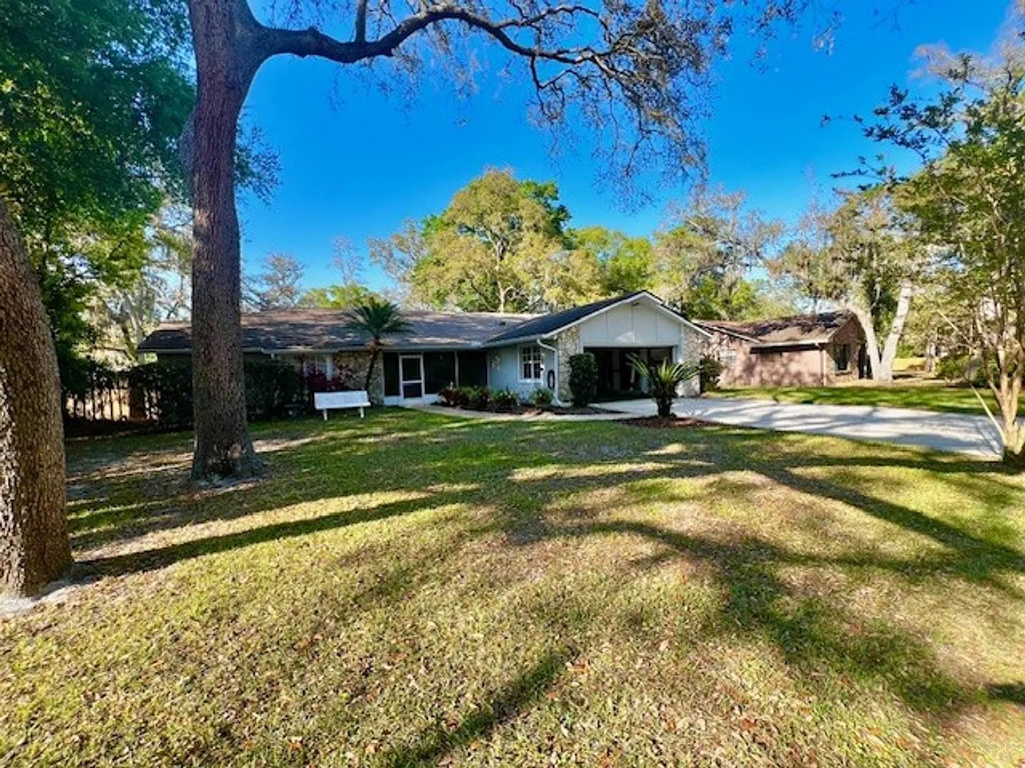 Welcome Home! Move in October!! Beautiful 3X2 with fenced in yard & 2 car garage! Lawn care inclu... — Photo 4