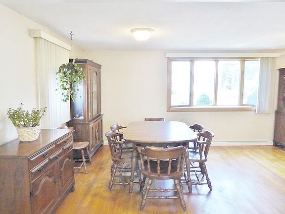 5th image of 58 Woodland Ave S