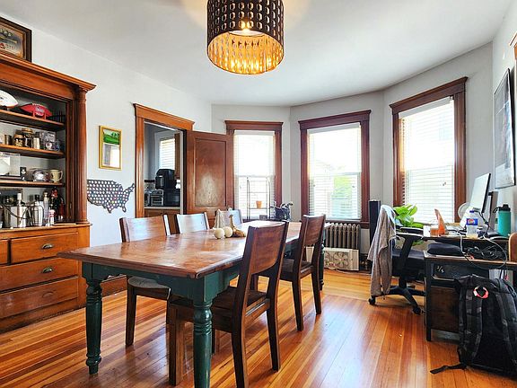 3rd image of 7 Dartmouth St
