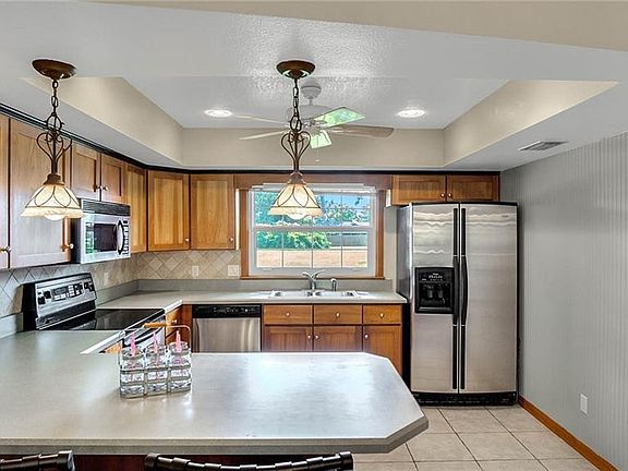 5th image of 455 W Lansdowne Ave #2