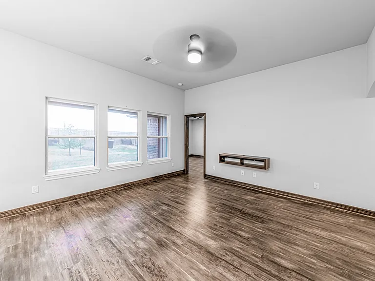 1213 S Landry Ln — Photo 3