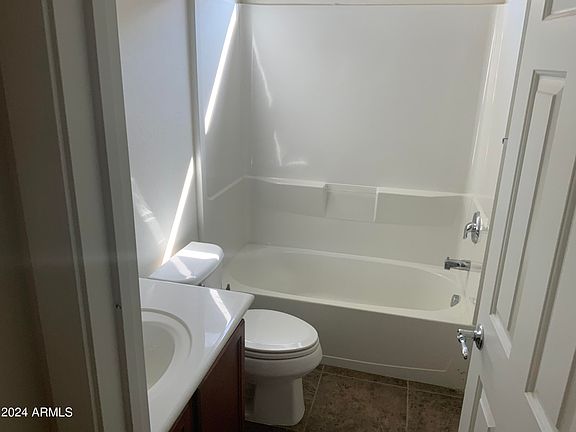5th image of 42970 W ELIZABETH Avenue
