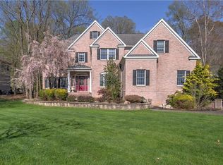 8 Doran Ct, Monmouth Junction, NJ 08852