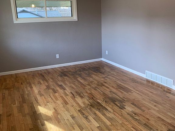 2nd image of 628 Olive St