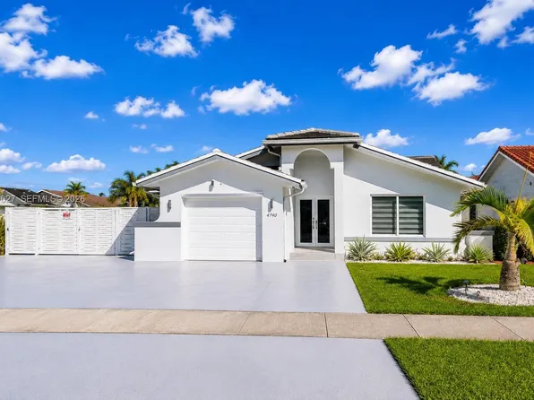 2401 SW 143rd Ct, Miami, FL 33175