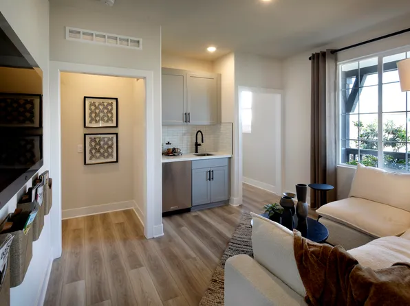 8513 Tamarack St, Chino, CA 91708