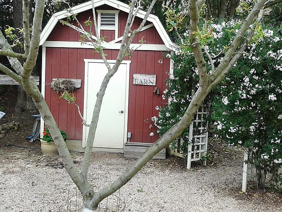 5th image of 16 Wooddale Dr