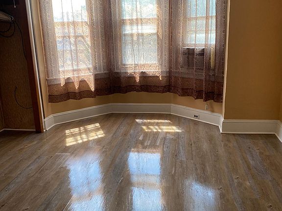 2nd image of 3120 Aramingo Ave