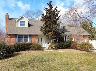 12 Grover Ln, East Northport, NY