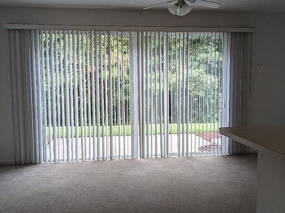3rd image of 5689 Parkstone Crossing Dr