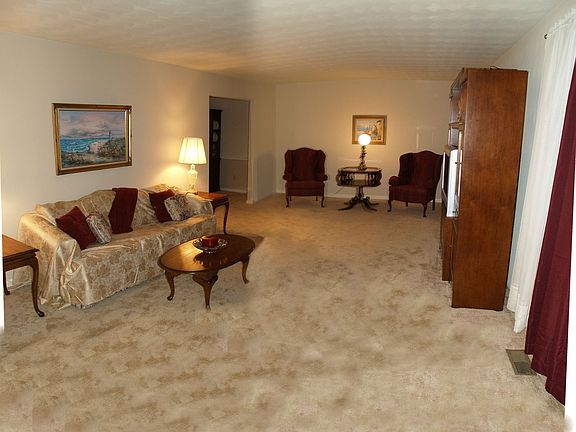FORMAL LIVINGROOM
