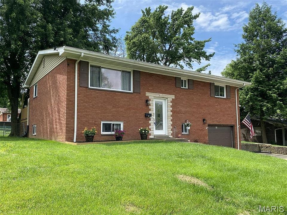 1st image of 22 Saint George Dr