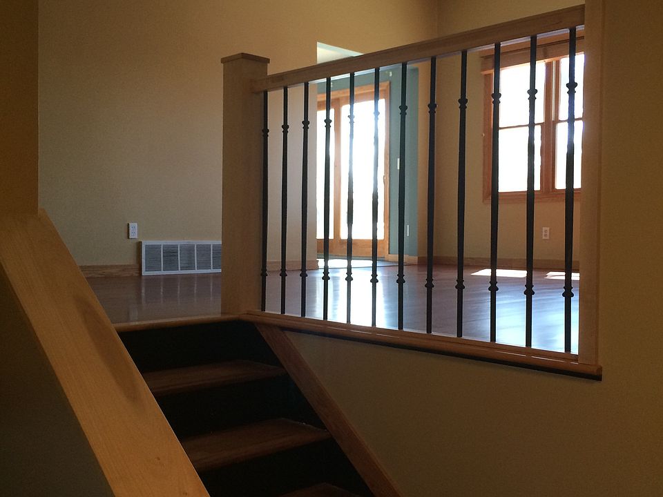 1st image of 640 128th Ave NE