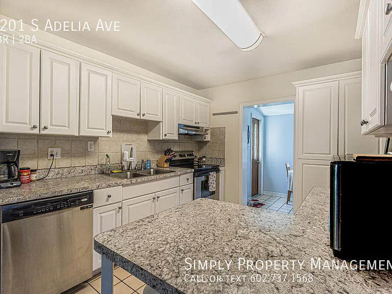 6201 S Adelia Ave — Photo 8