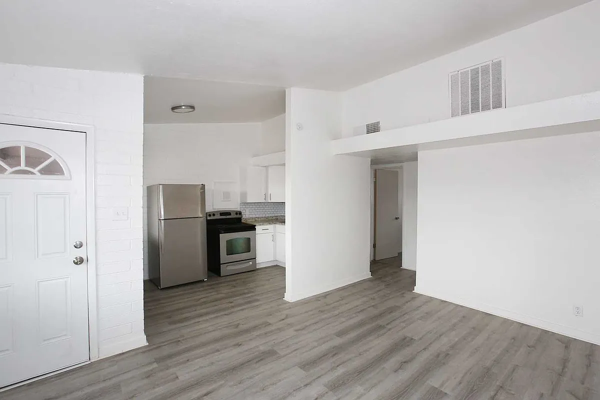Building Photo - 4409 N 23rd Ave #1